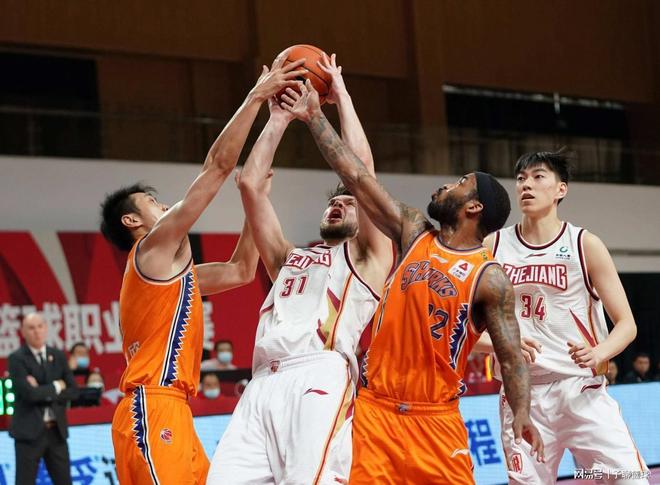 拜仁本赛季连场进球2+的纪录被终结，三项进攻数据赛季新低（拜仁本季2+进球连势告终，三项进攻指标创赛季新低）