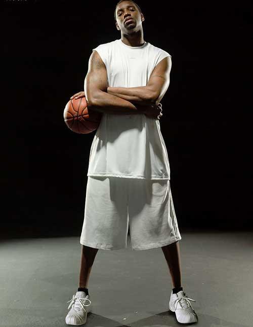 官方：22岁195cm前锋大卫相泽加盟神户胜利船（神户胜利船官宣签下22岁、身高195cm的前锋大卫相泽）