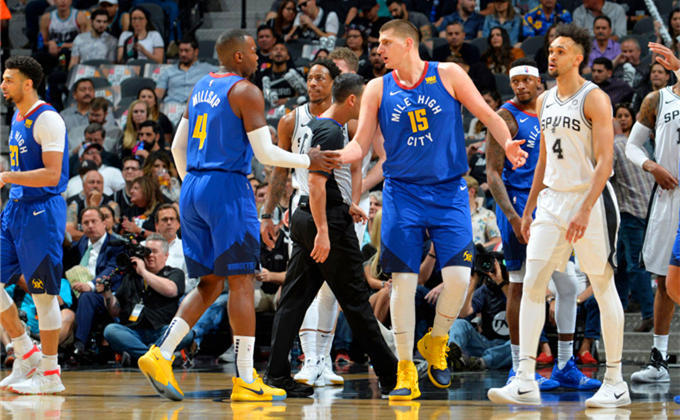 太阳报：阿森纳天价“名宿陪同游”引众怒，票价高达395镑（太阳报：阿森纳名宿陪同参观定价395英镑引发众怒）