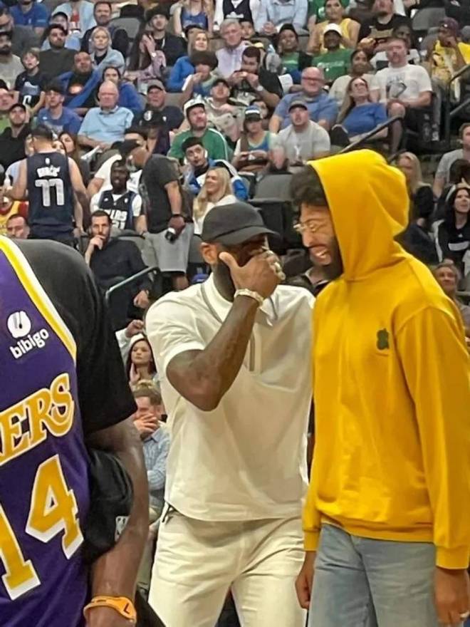 海廷加：奥斯梅恩和伊布、德罗巴一样强大，始终是一个威胁（海廷加：奥斯梅恩与伊布、德罗巴比肩，持续构成威胁）