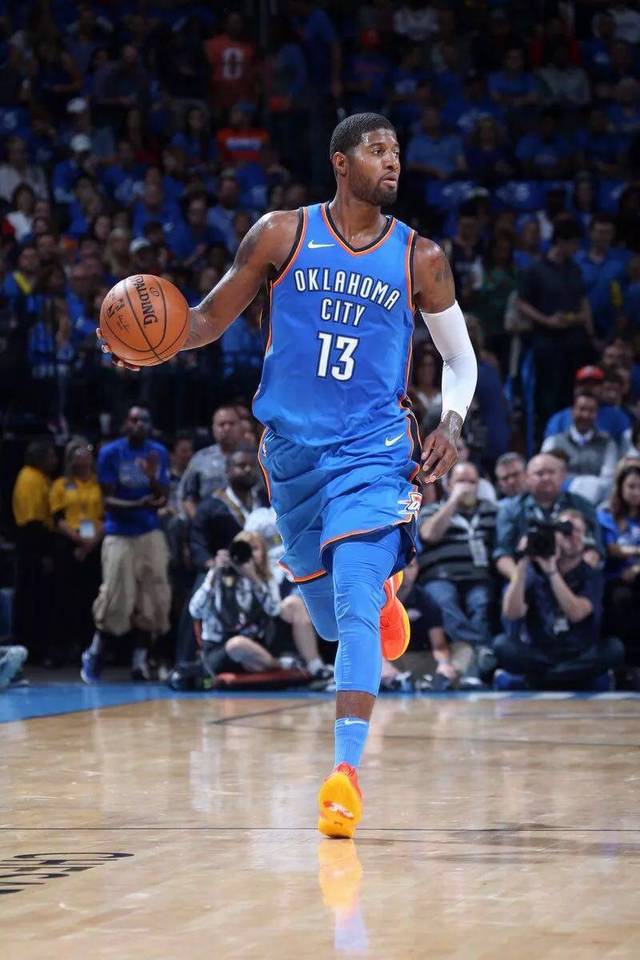 火箭哈登连续三场得分30+（火箭哈登连三战砍下30+分）