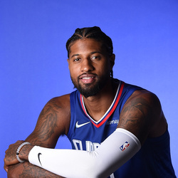 阿森纳0-1热刺，萨尔超远吊射制胜，哲凯赖什首秀，里沙利松失良机（热刺1-0阿森纳：萨尔中场吊射制胜，哲凯赖什上演首秀，里沙利松浪费良机）