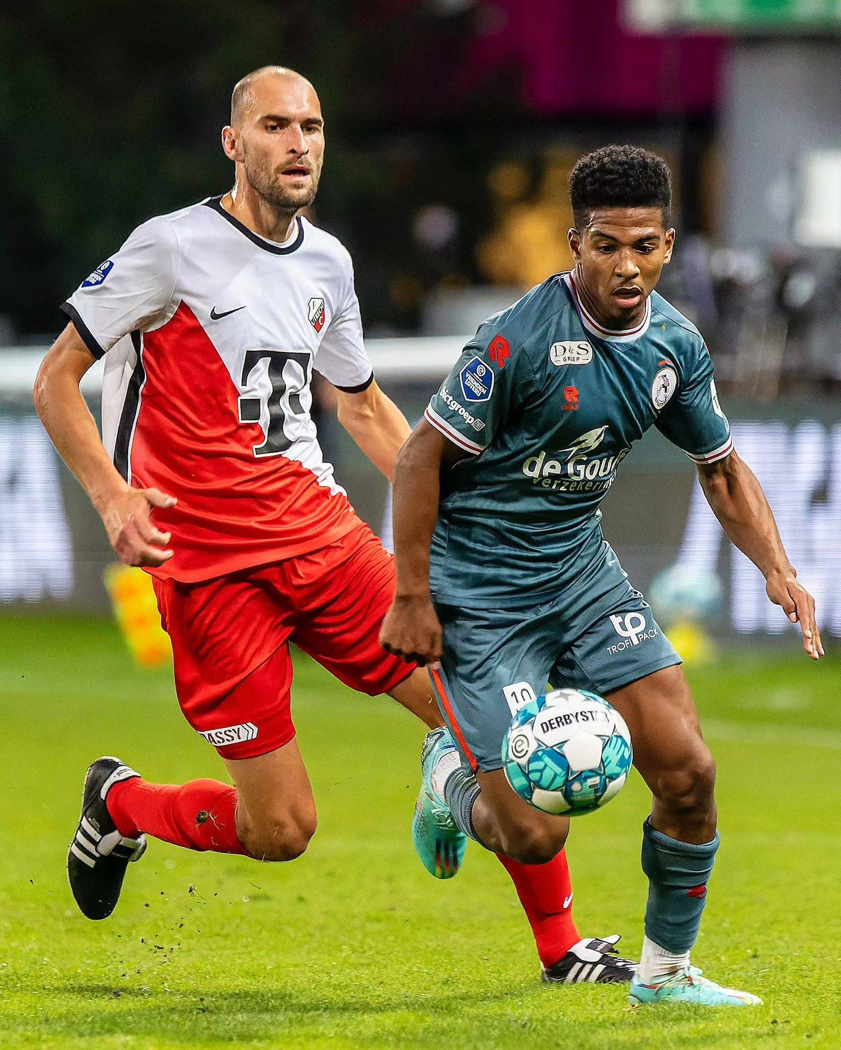 德容以荷兰 德容以荷兰